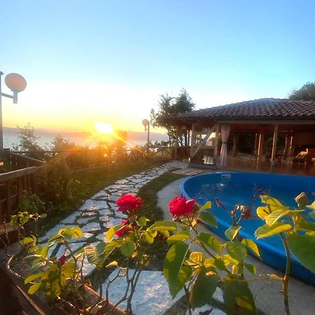 Robinson Sunset Guest House Lagadin Exterior foto