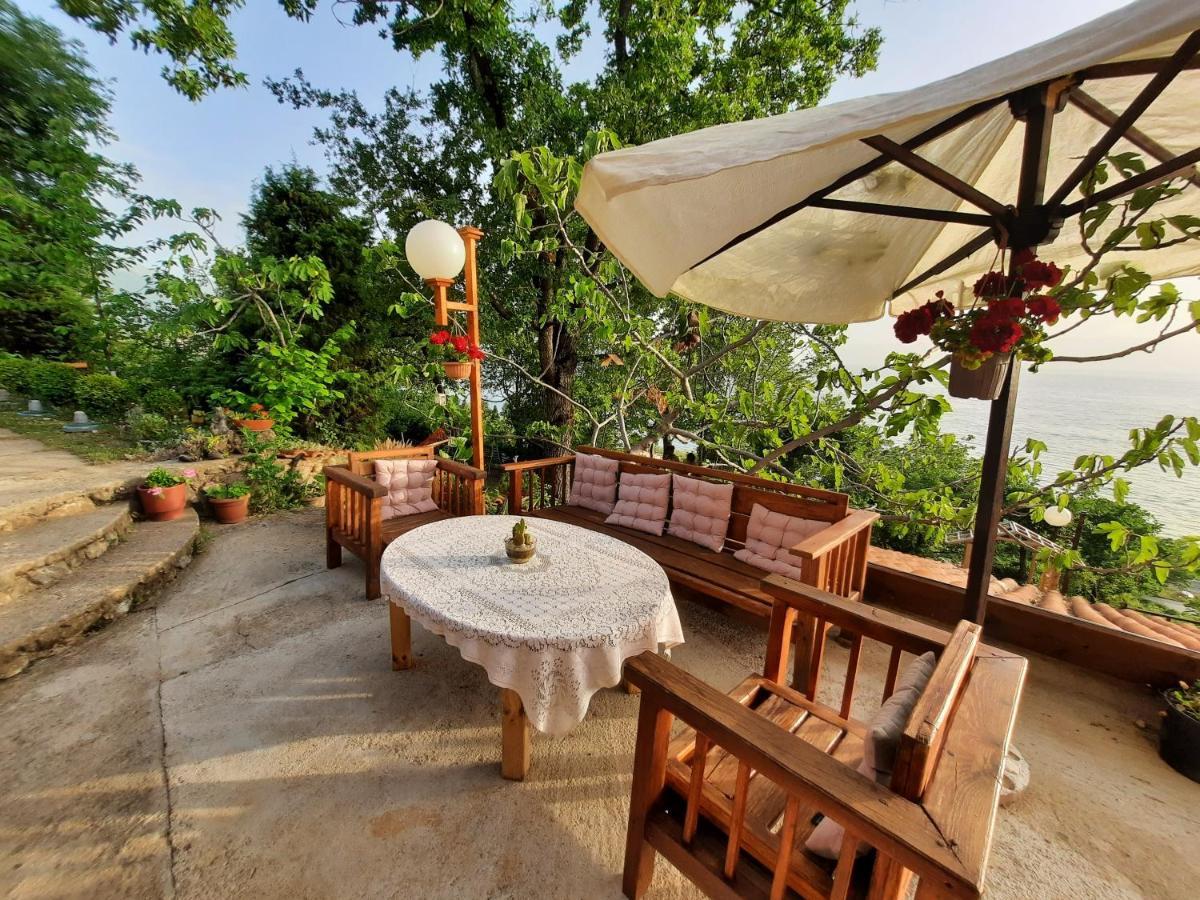 Robinson Sunset Guest House Lagadin Exterior foto