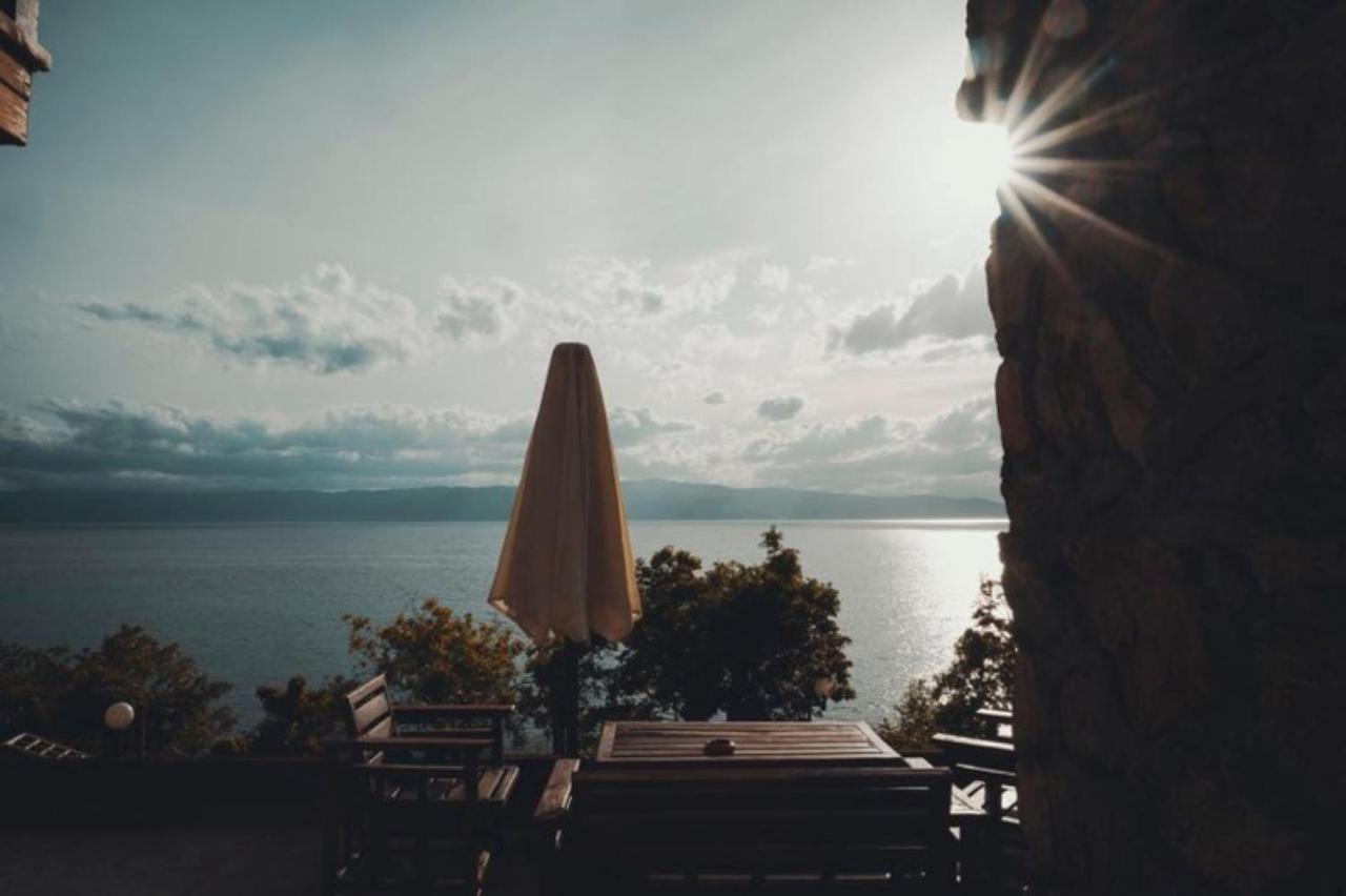 Robinson Sunset Guest House Lagadin Exterior foto