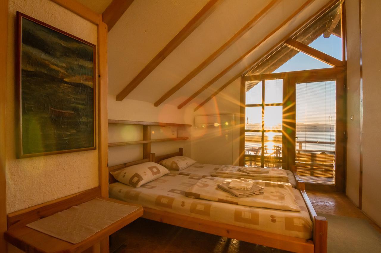 Robinson Sunset Guest House Lagadin Exterior foto